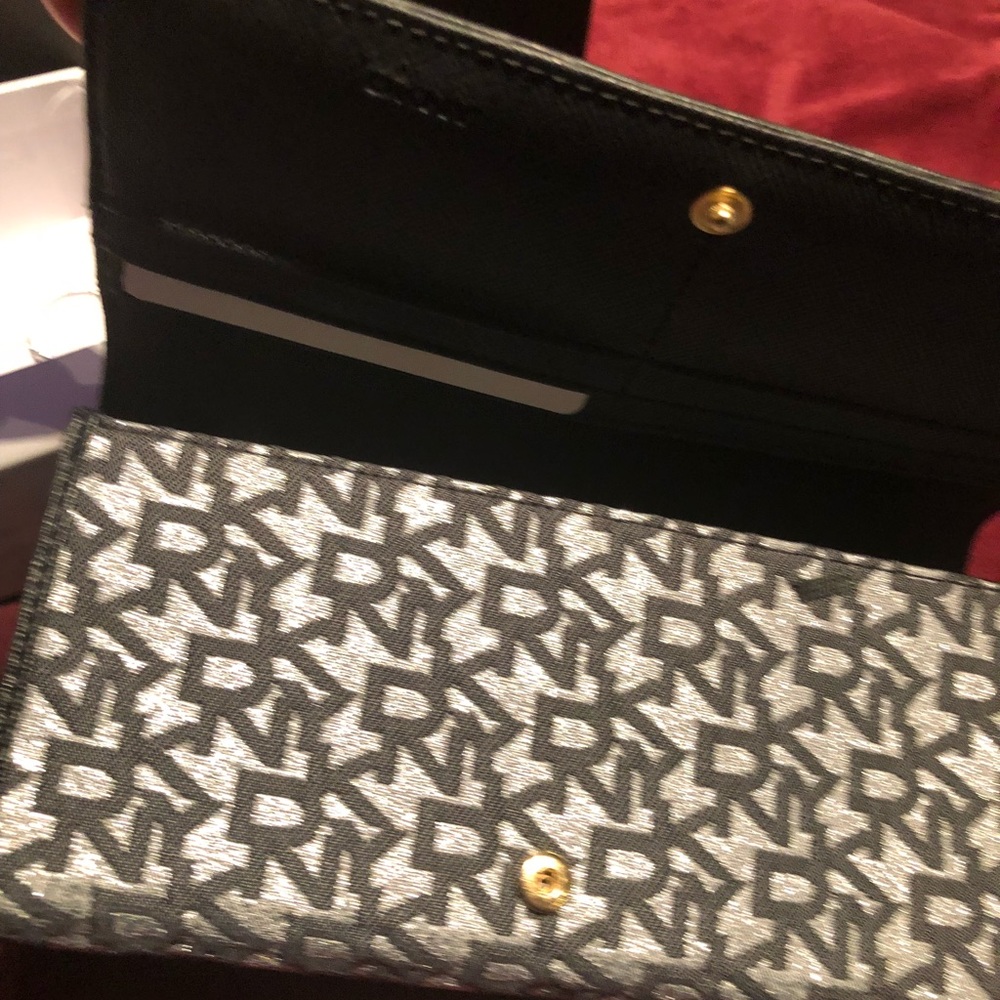 Wallet - Picture 7 of 8